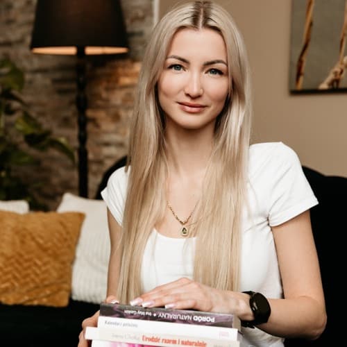 Położna Martyna Mroczek